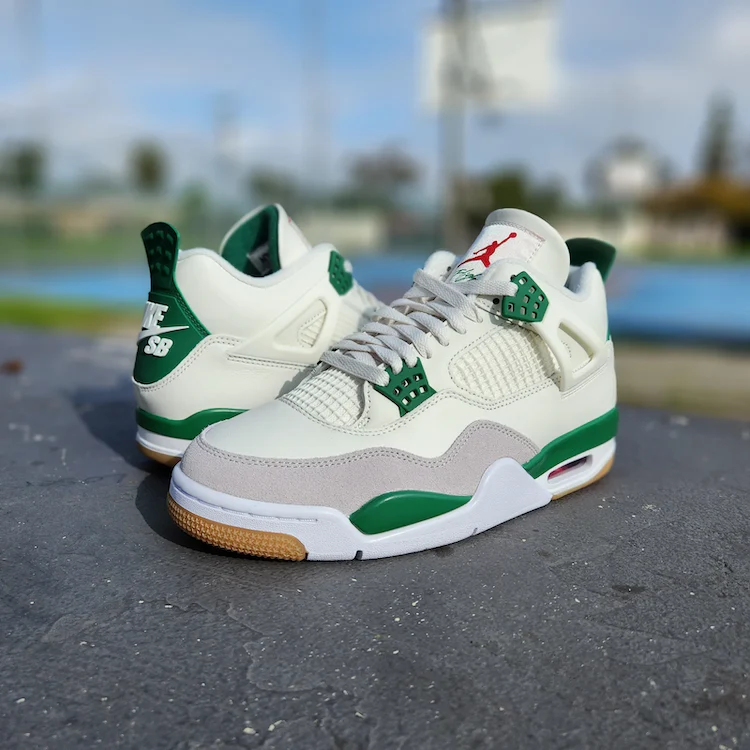 Nike SB x Air Jordan 4 Retro SP 'Pine Green' – Image 9