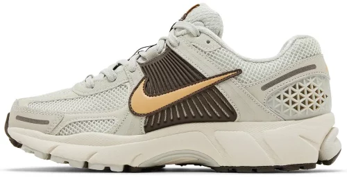 Nike Zoom Vomero 5 WMNS ‘Light Bone Sesame’ – Image 3