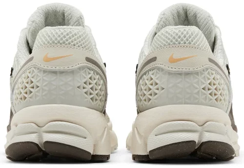 Nike Zoom Vomero 5 WMNS ‘Light Bone Sesame’ – Image 6