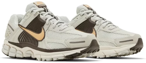 Nike Zoom Vomero 5 WMNS ‘Light Bone Sesame’ – Image 8