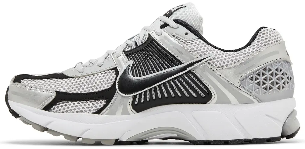 Nike Air Zoom Vomero 5 'Metallic Silver Black' – Image 3