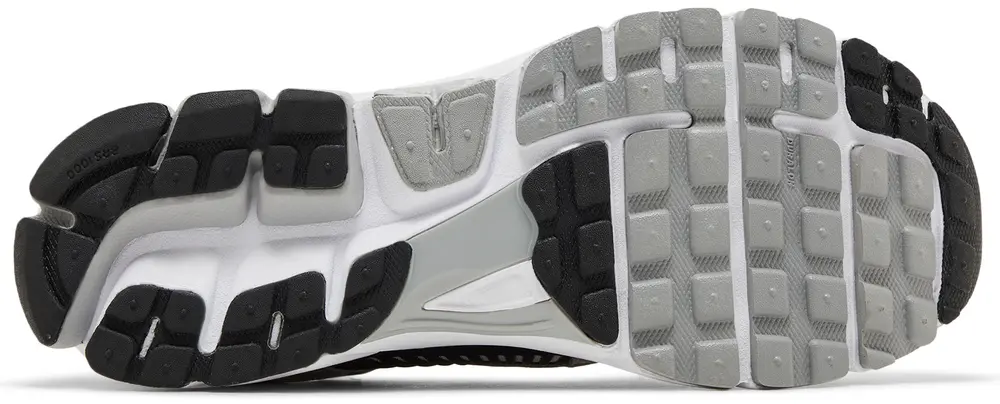 Nike Air Zoom Vomero 5 'Metallic Silver Black' – Image 4