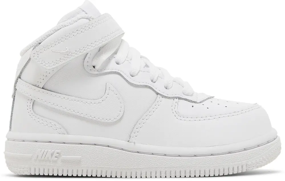 La Nike Air Force 1 Mid TD ‘Triple White