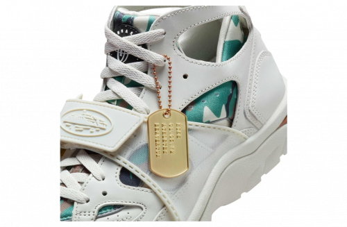 Corteiz x Nike Air Trainer Huarache 'Light Bone' – REF FQ8793 002 – Image 9