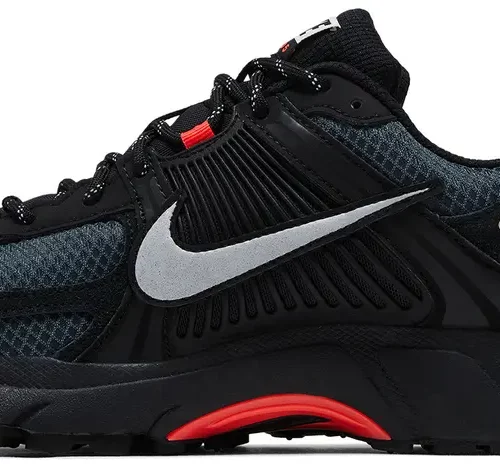Nike Zoom Vomero 5 Black Metallic University Red photo 2